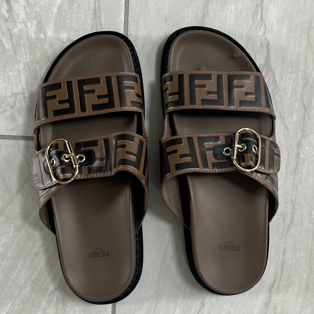 Fendi Leather Flat Slide